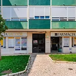 2 Bedroom Apartment In Oeiras Near Beach Easy Access Lisbon Cascais