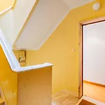 דירה 2 Bedroom Apartment In Oeiras Near Beach Easy Access Lisbon Cascais אוייראס