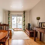 2 Bedroom In Near Easy Access Lisbon Cascais Oeiras