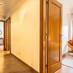 2 Bedroom In Near Easy Access Lisbon Cascais