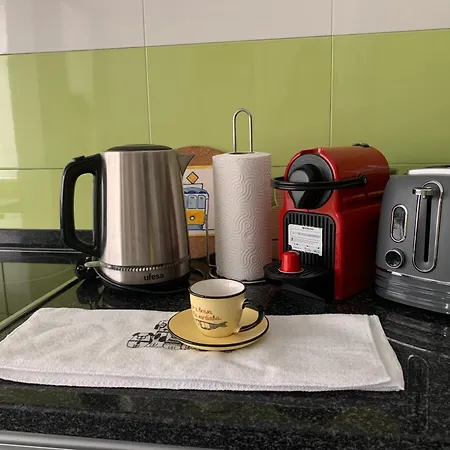 Tranquilo Em Com E Comboio A Pe شقة *