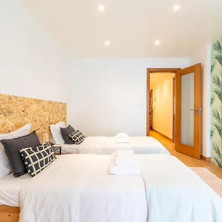 2 Bedroom Near Train Lisbon Cascais Apartment Oeiras