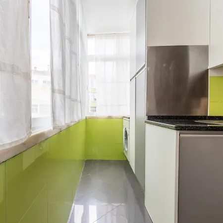 Apartment Family Apartment Near Beach & Train To Lisbon And Cascais Oeiras