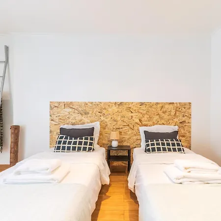 Family Apartment Near Beach & Train To Lisbon And Cascais Apartment