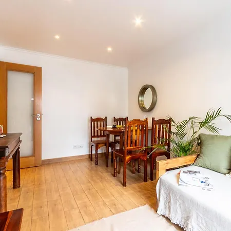 Family Apartment Near Beach & Train To Lisbon And Cascais Oeiras