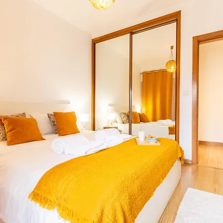 Family Apartment Near Beach & Train To Lisbon And Cascais * Oeiras