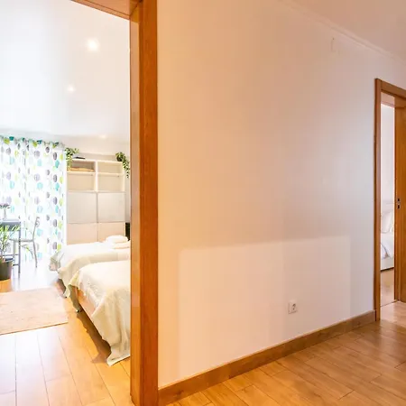 Family Apartment Near Beach & Train To Lisbon And Cascais Apartment