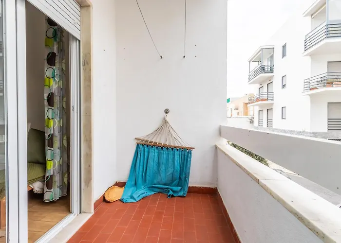 Slow Living In Family Near Daire Oeiras