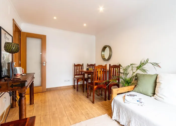 Slow Living In Family Near Oeiras